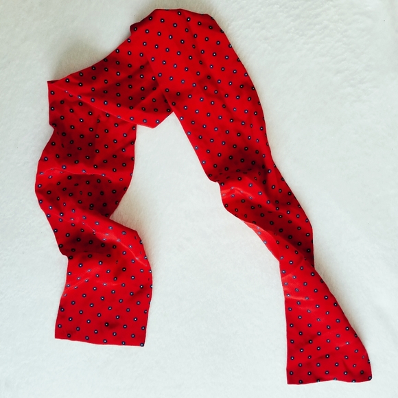 SOLDVintage//1970s 100% Silk Red Neck & Hair Scarf - Picture 5 of 6
